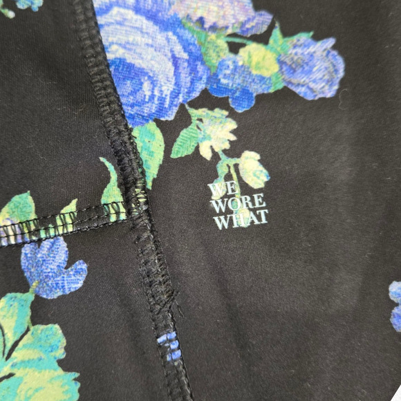WeWoreWhat Black Blue White Floral Compression High Waisted Bike Shorts Size XS - Picture 5 of 10